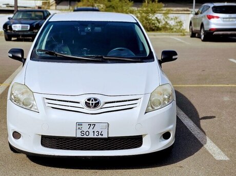 Toyota Auris 2011
