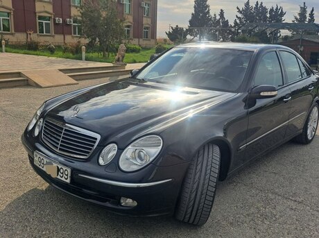 Mercedes E 240 2003