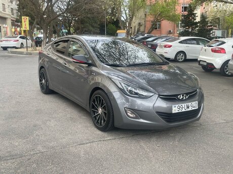 Hyundai Elantra 2012