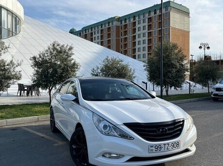 Hyundai Sonata 2010
