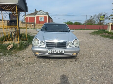 Mercedes E 240 1999