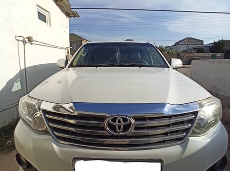 Toyota Fortuner 2012