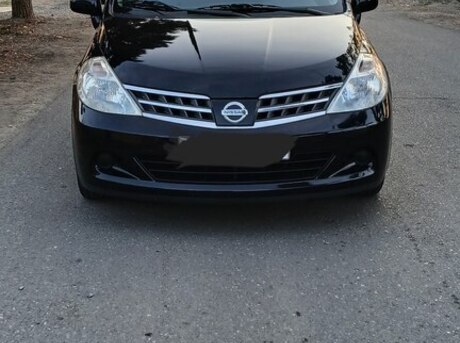 Nissan Tiida 2011