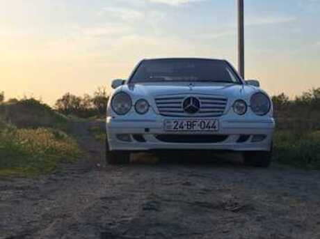Mercedes E 320