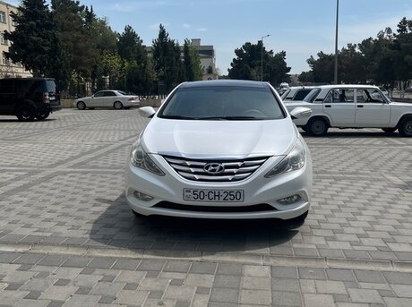 Hyundai Sonata 2010