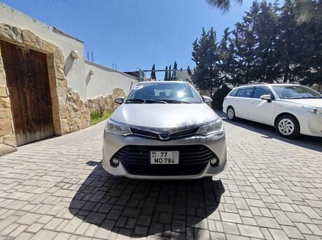 Toyota Corolla Fielder 2015
