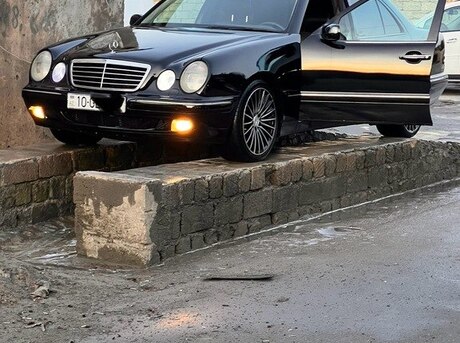 Mercedes E 320 2001