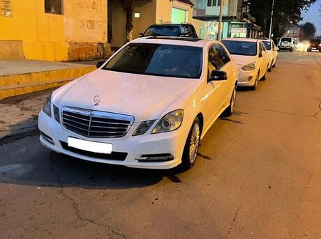 Mercedes E 220 d 4MATIC 2012
