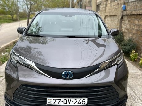 Toyota Sienna 2021