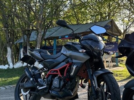Bajaj Pulsar NS 200