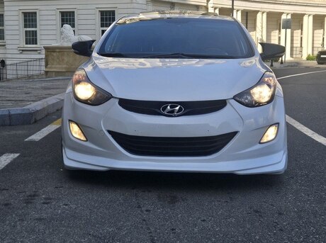 Hyundai Elantra 2012