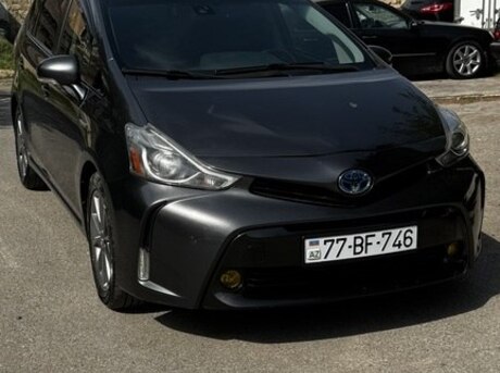 Toyota Prius V 2015