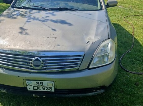 Nissan Teana 2004