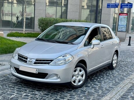 Nissan Tiida 2012