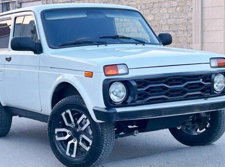 LADA (VAZ) Niva 2015