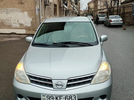 Nissan Tiida 2012