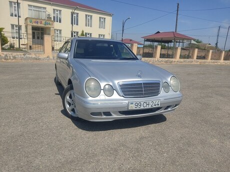 Mercedes E 240 2001