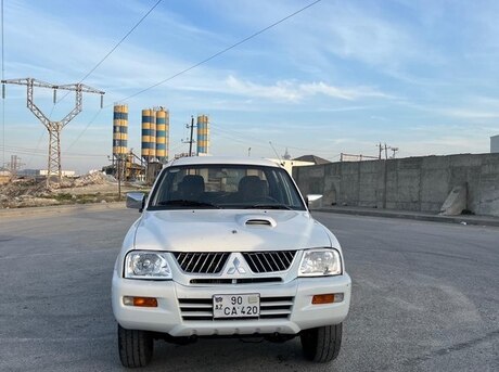 Mitsubishi L200 2004