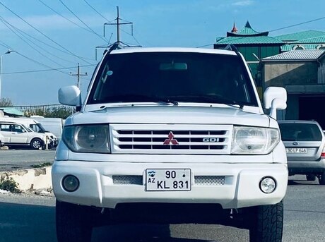 Mitsubishi Pajero io