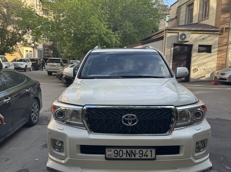 Toyota Land Cruiser 2011