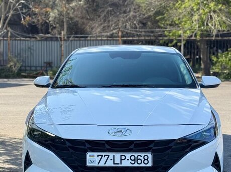 Hyundai Elantra 2022