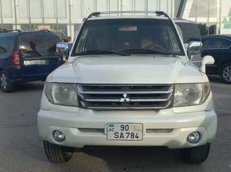 Mitsubishi Pajero io