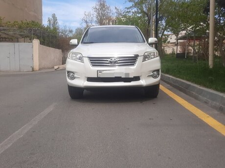 Toyota RAV4 2011