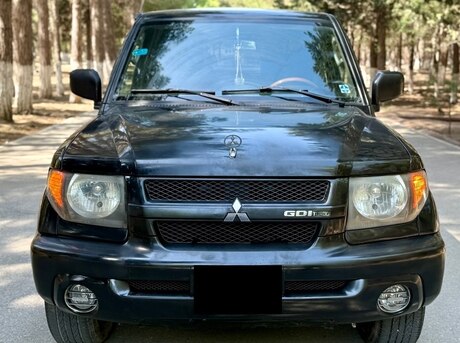 Mitsubishi Pajero io