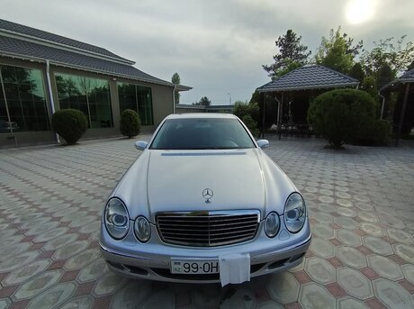 Mercedes E 240 2004