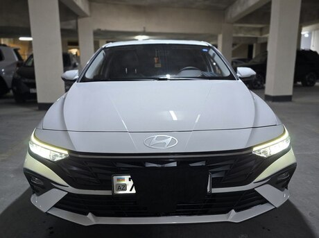 Hyundai Elantra 2024