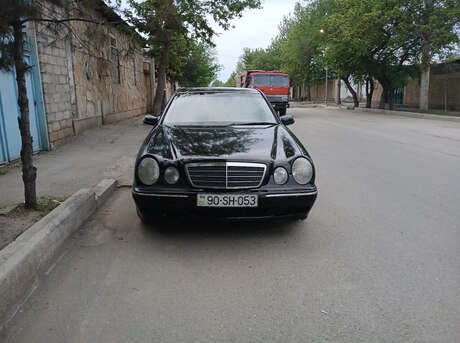 Mercedes E 220 d 2000