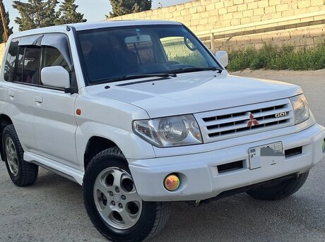 Mitsubishi Pajero io 1998