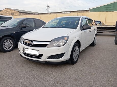 Opel Astra 2010