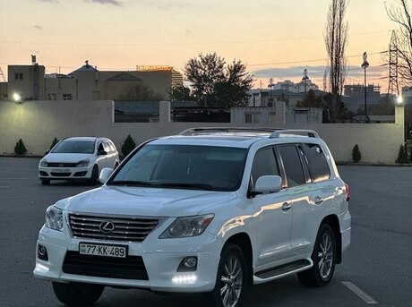 Lexus LX 570 2011