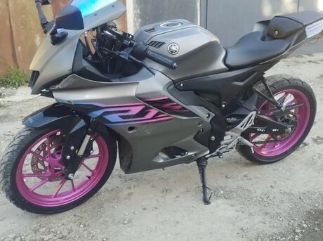 Yamaha R15 V4