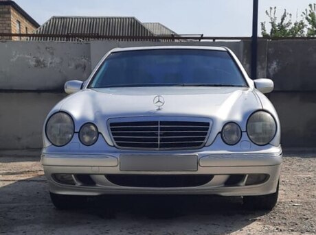 Mercedes E 240 2001