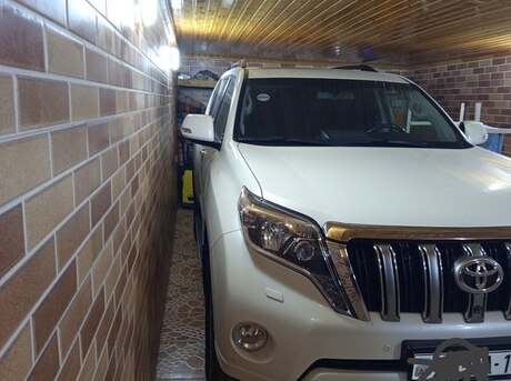 Toyota Land Cruiser Prado 2013
