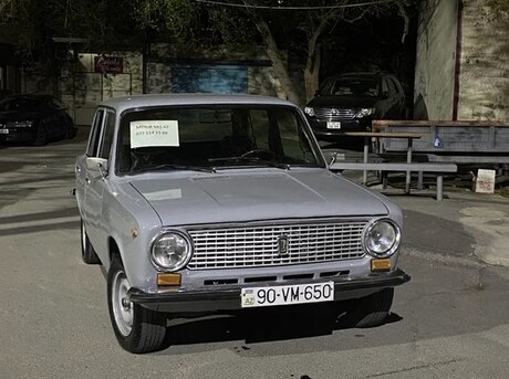 LADA (VAZ) 21011 1983