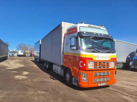 Volvo 440 2005
