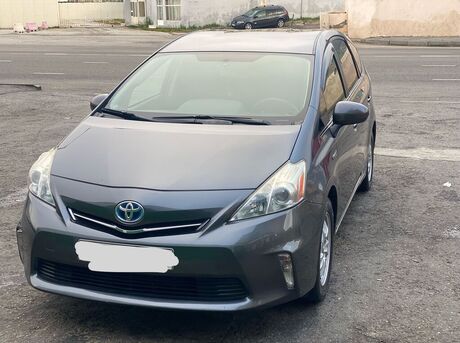 Toyota Prius V 2012