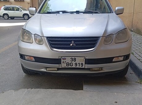 Mitsubishi Airtrek 2002