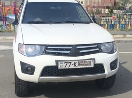 Mitsubishi L200 2015
