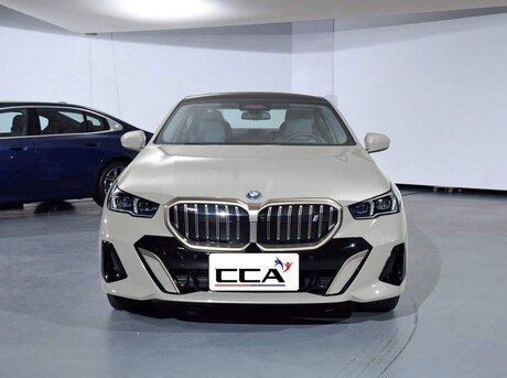 BMW i5 2025