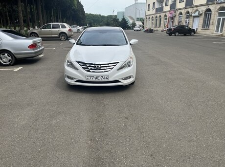 Hyundai Sonata 2010