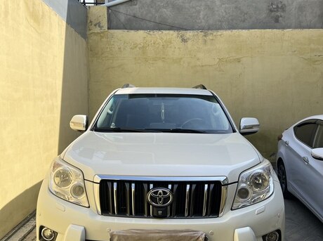 Toyota Land Cruiser Prado 2011