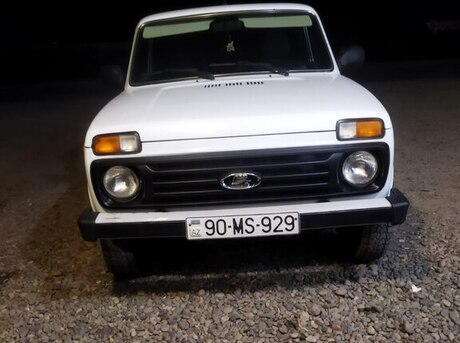 LADA (VAZ) Niva 2011