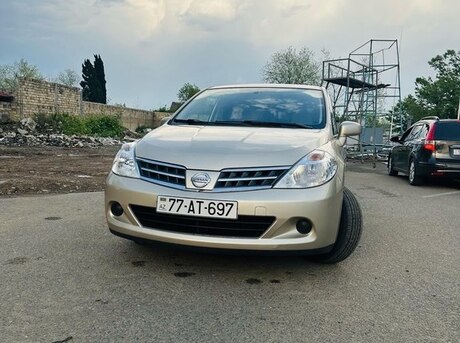 Nissan Tiida 2012