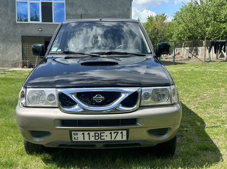 Nissan Terrano 2012