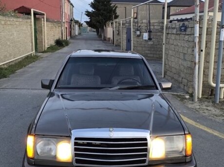 Mercedes E 200 d 1990
