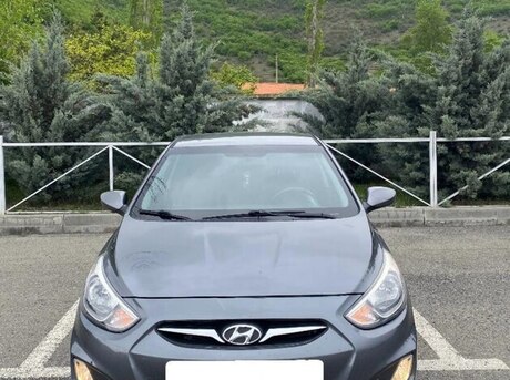 Hyundai Accent 2014